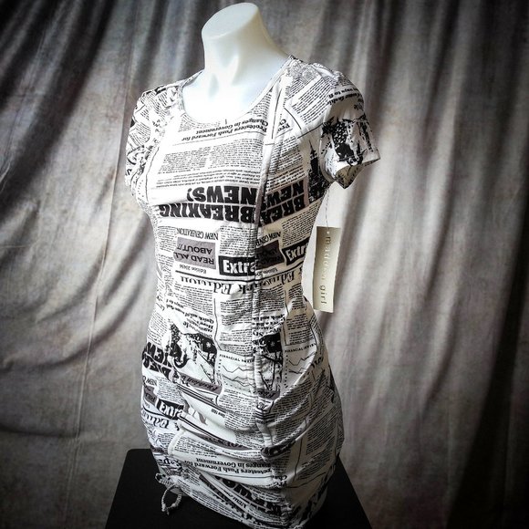 NWT 🌟 Host Pick 🌟 MADDEN GIRL NEWS PRINT CINCHED T-SHIRT DRESS - Large - Picture 3 of 6